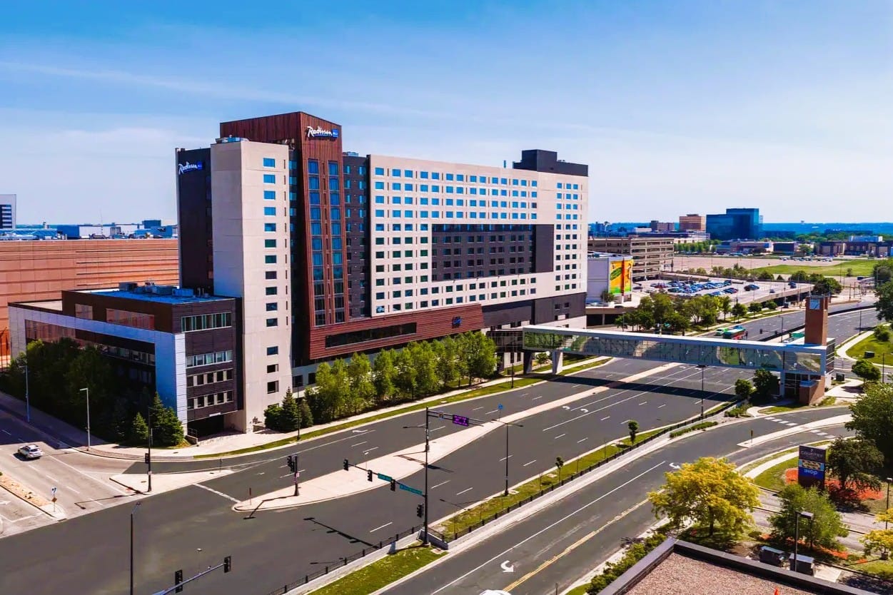 radisson blu MOA